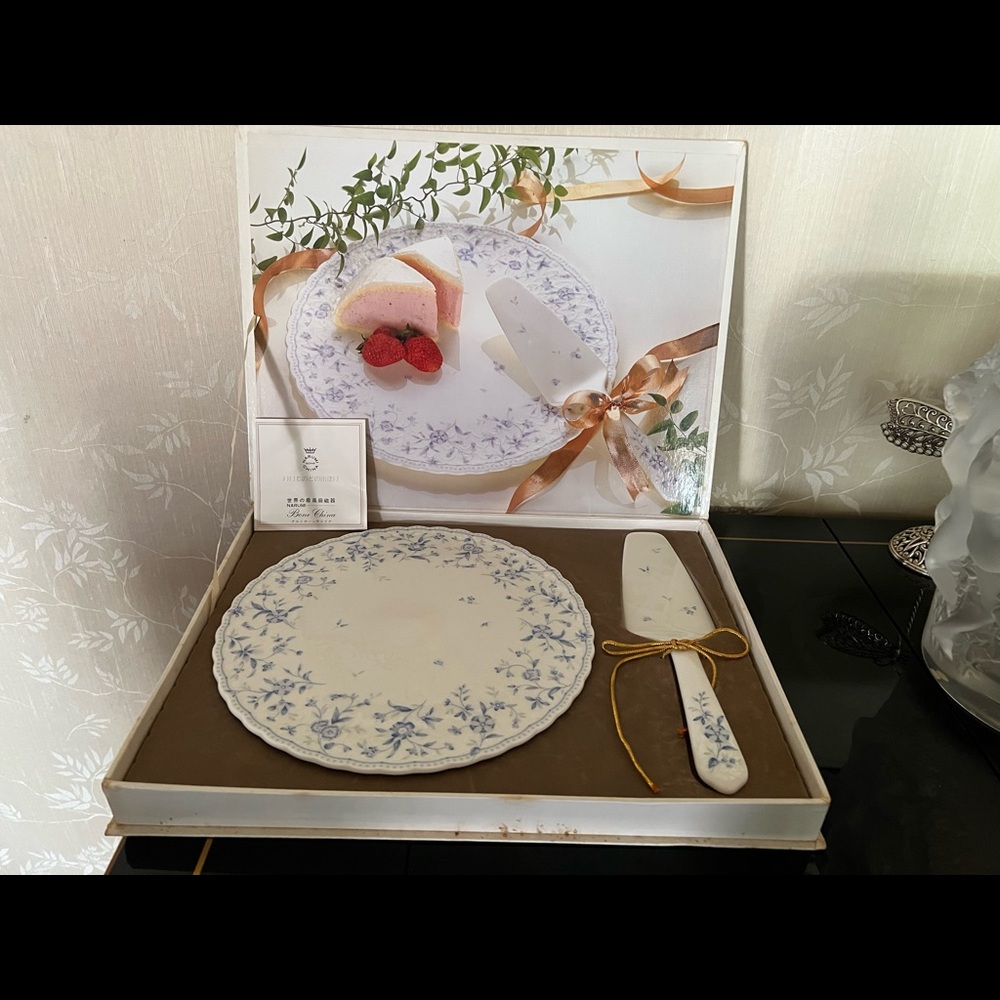 NARUMI Bone China Cake Plate & Server